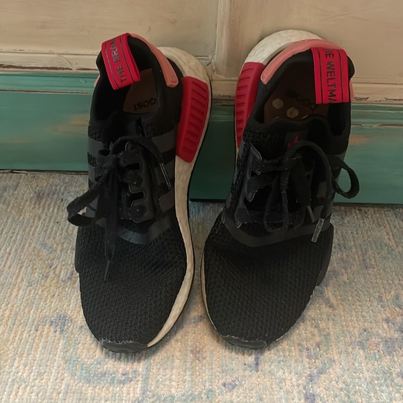 ADIDAS NMD_R1 'Core Black Tactile Rose' Running Shoes Size 5.5 - Picture 2 of 11